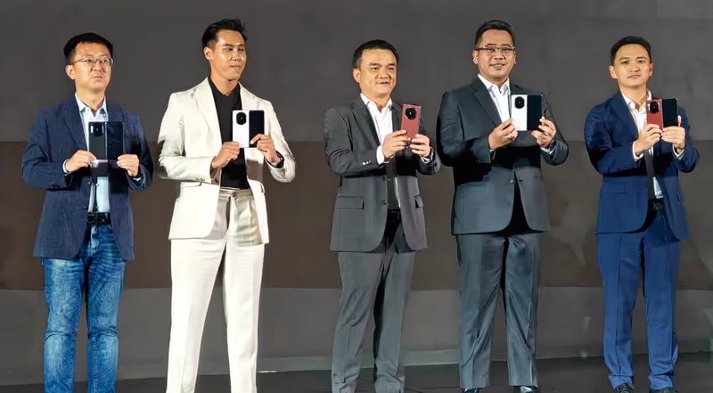 Huawei Mate X7 Smartphone Foldable Premium dengan Desain Tipis dan Kamera Profesional